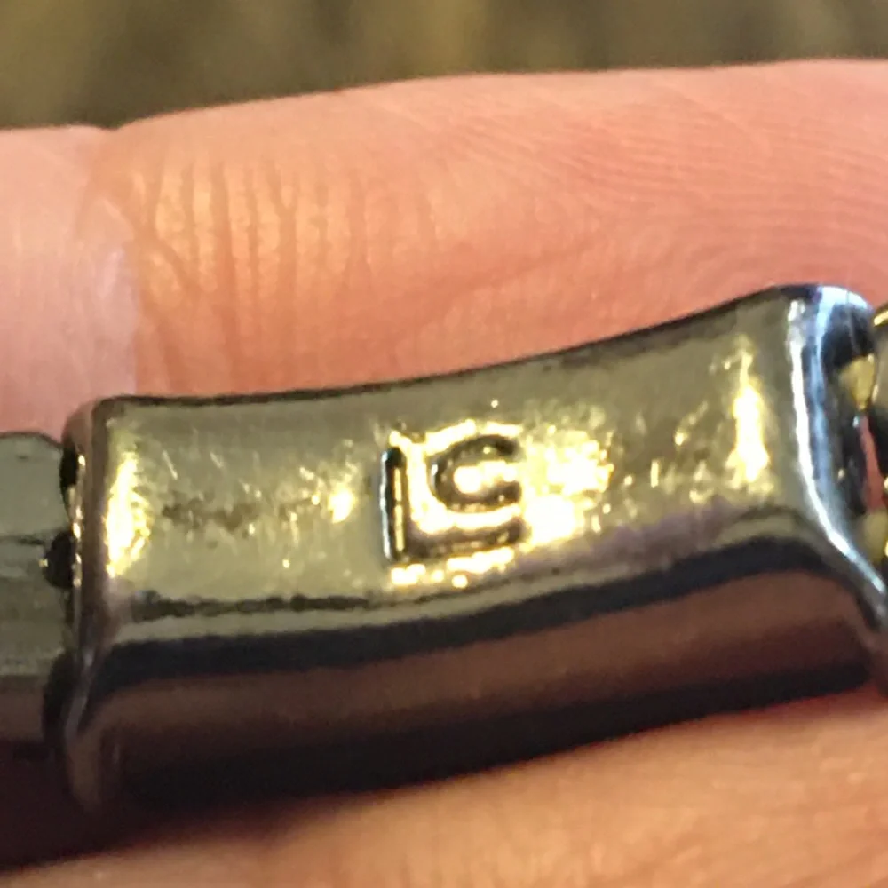 Liz Claiborne black glass stone stretch bracelet